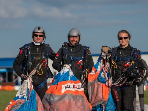 Češi míří na Floridu. Čeká je pokus o světový rekord ve formaci padáků!