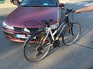 Přerovsko - Benzín ukradl navrtáním nádrže, cyklistku srazilo auto. Policisté o víkendu řešili krádež i nehodu