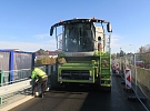 Hranice - Kombajn se pustil do svodidel: žací lišta mimo pole